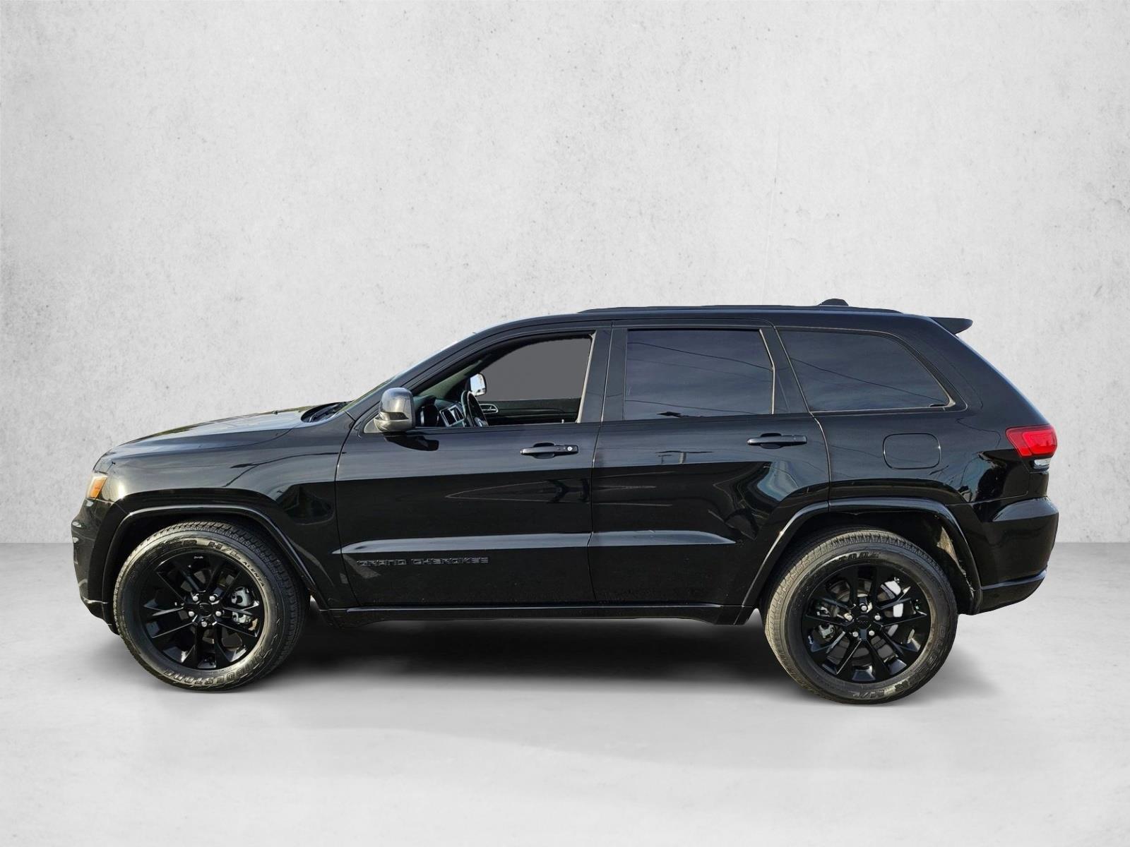 Thumbnail: 2017 Jeep Grand Cherokee - 2
