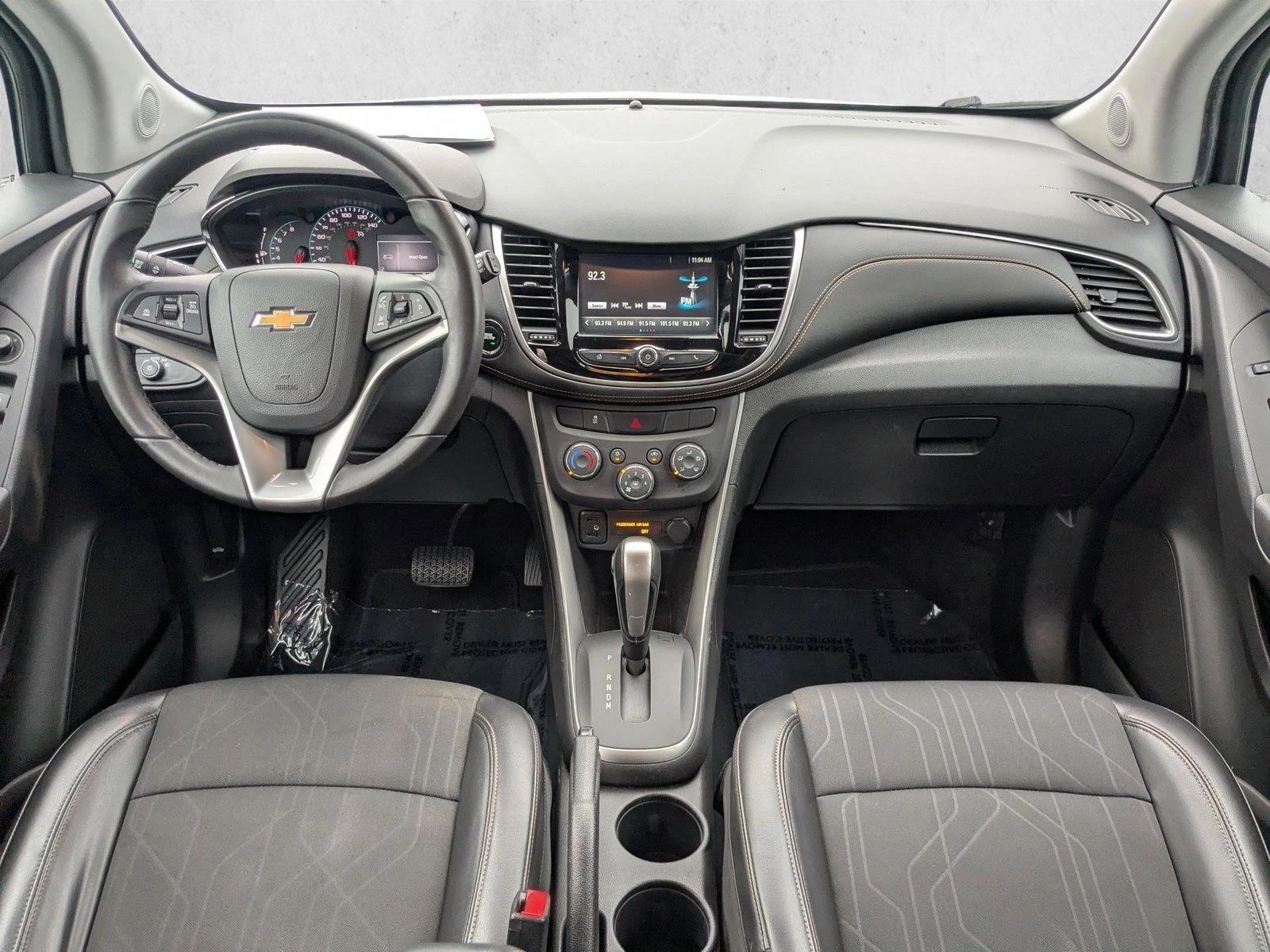 Thumbnail: 2017 Chevrolet Trax - 3