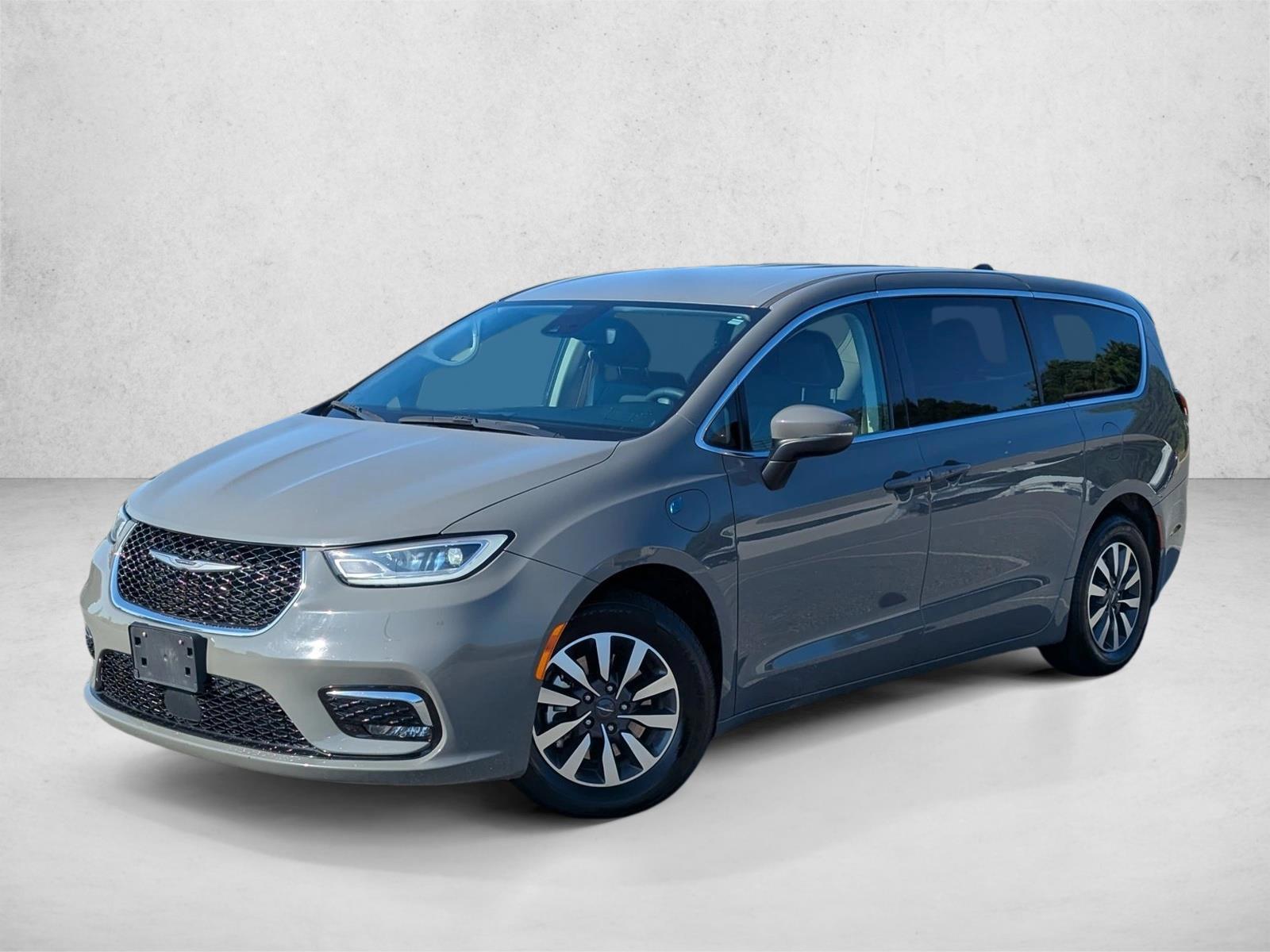 Thumbnail: 2023 Chrysler Pacifica - 1