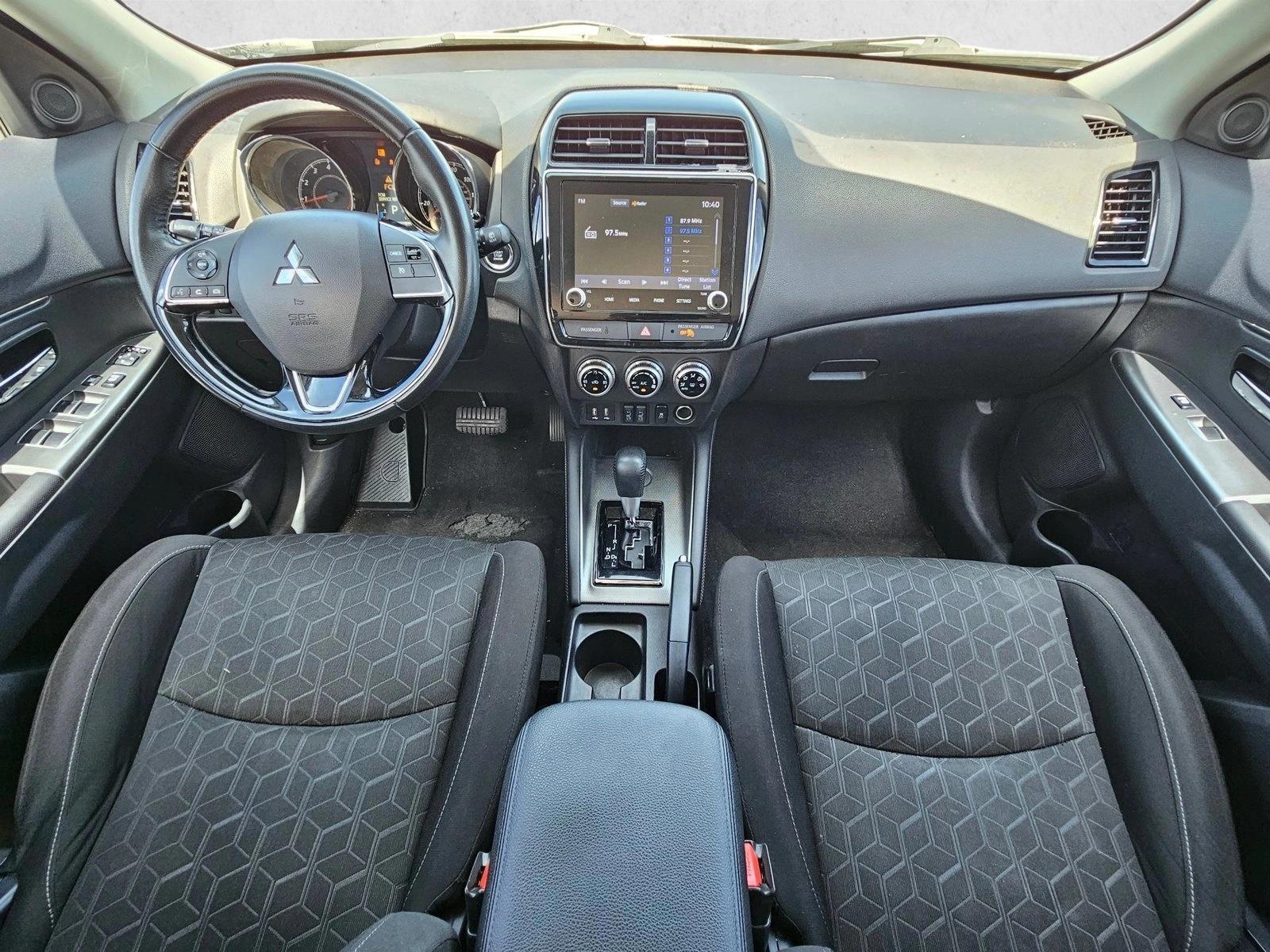 Thumbnail: 2021 Mitsubishi Outlander - 3