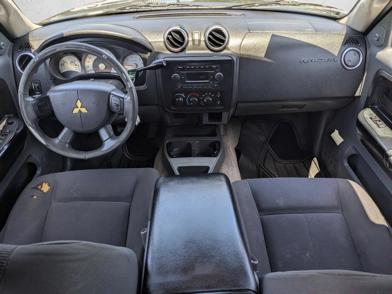 2006 Mitsubishi Raider