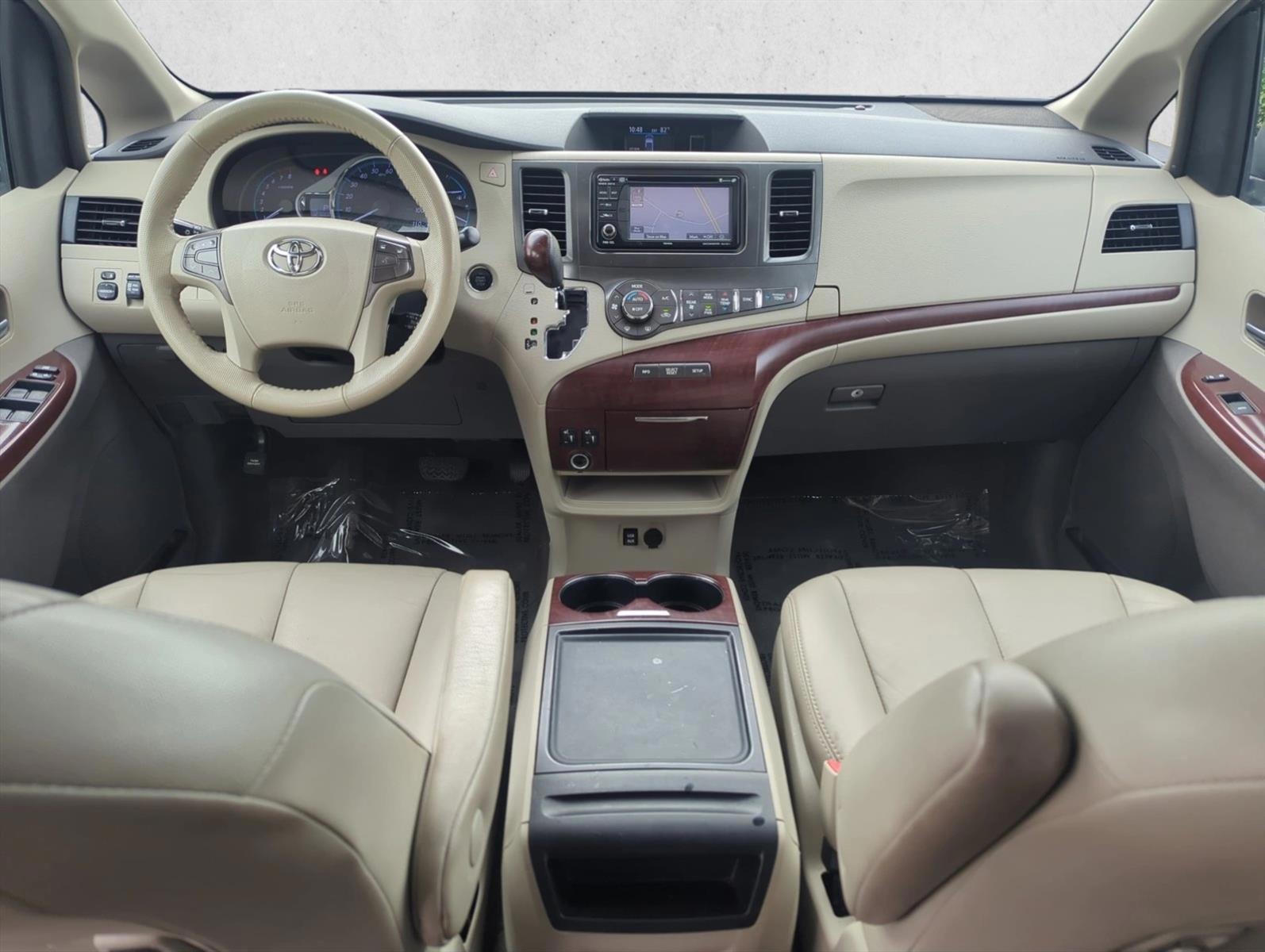Thumbnail: 2013 Toyota Sienna - 2