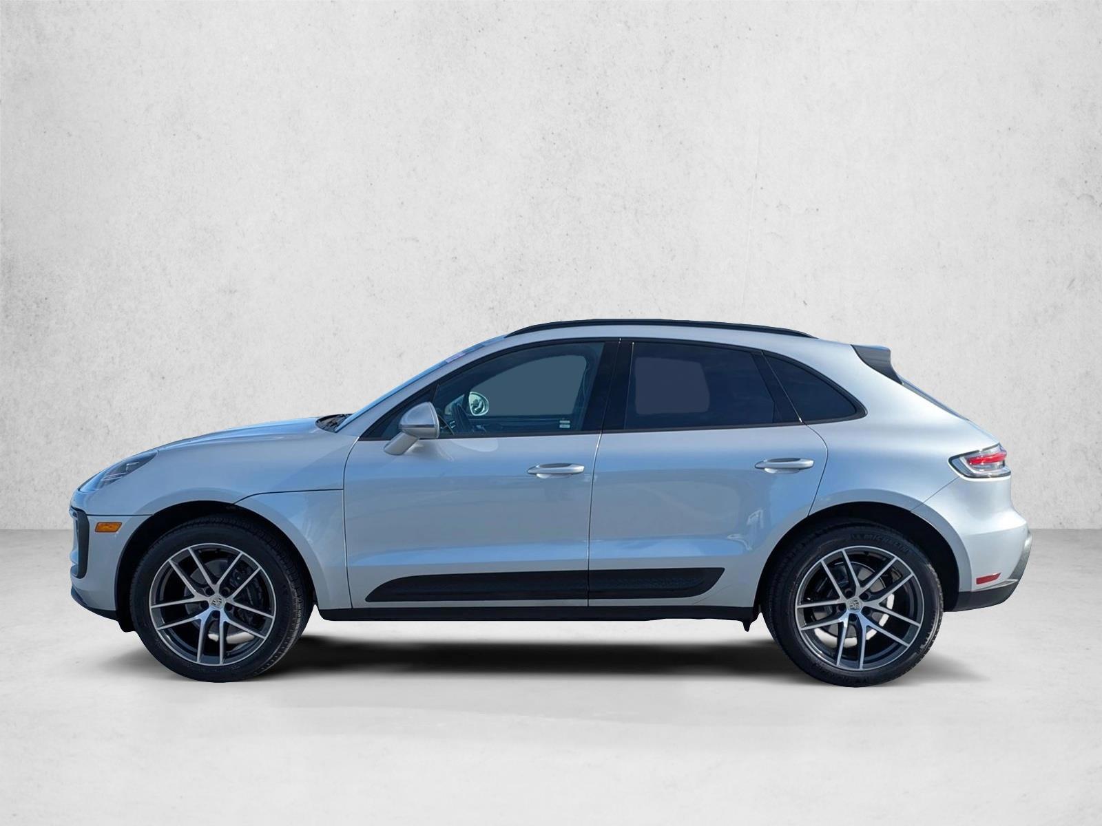 Thumbnail: 2022 Porsche Macan - 2