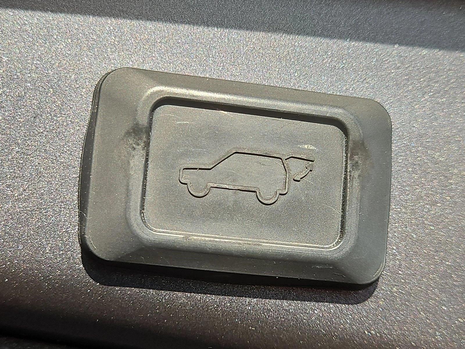 Thumbnail: 2021 Toyota RAV4 - 4