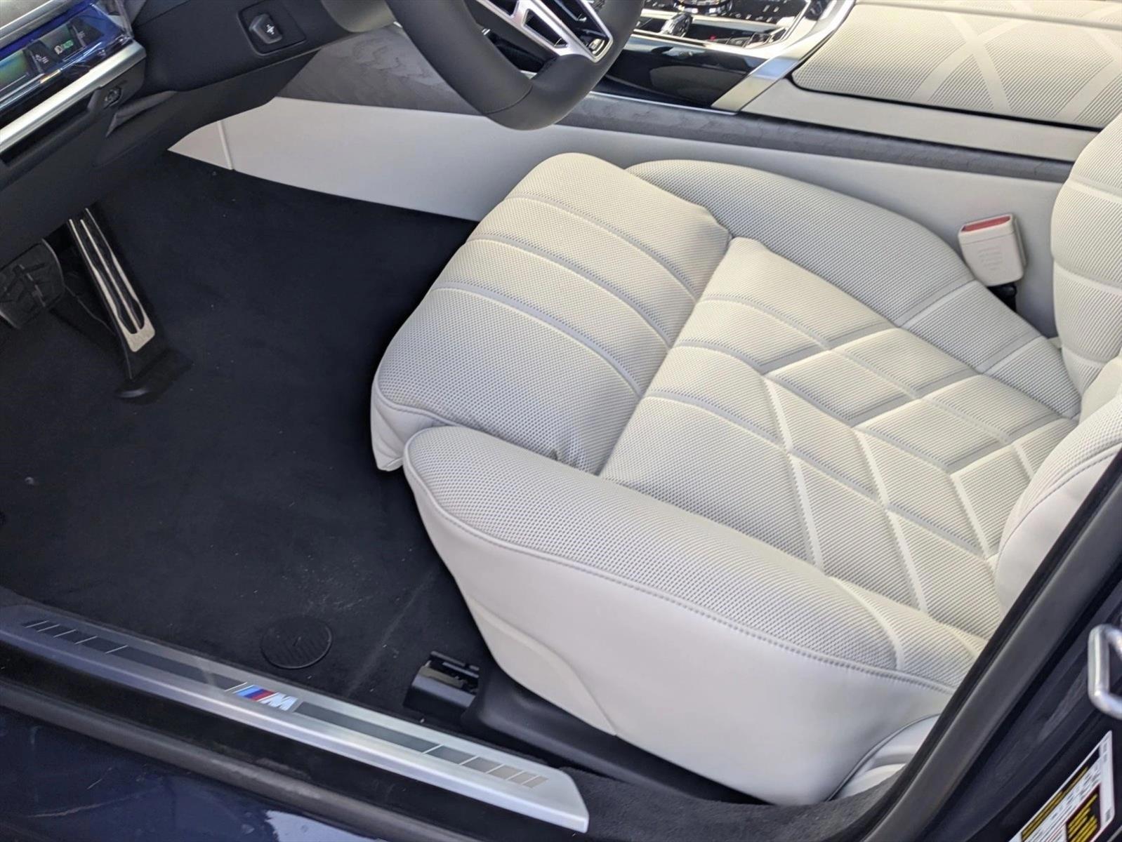 Thumbnail: 2026 BMW 7 Series - 4