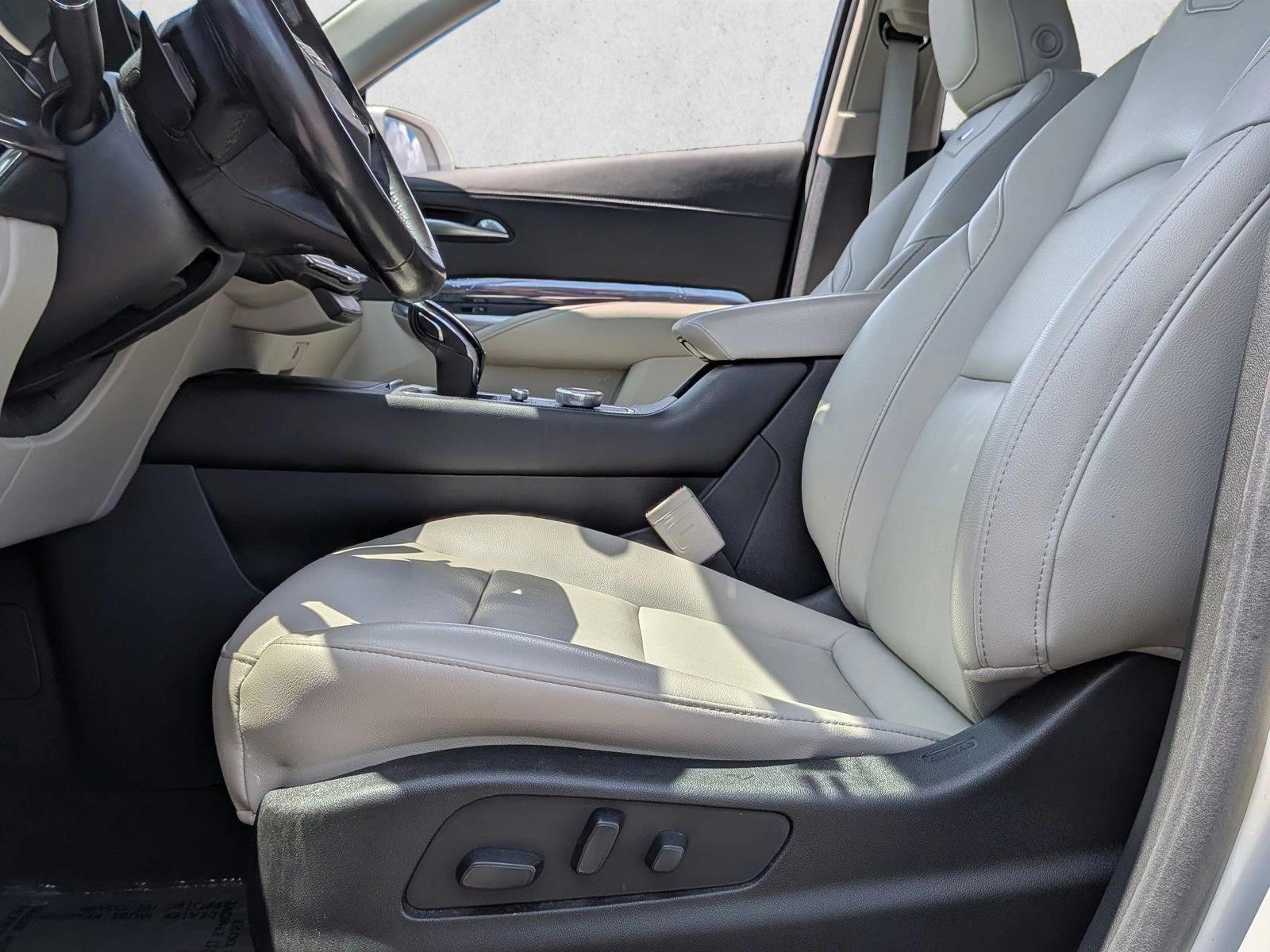 Thumbnail: 2020 Cadillac XT4 - 5