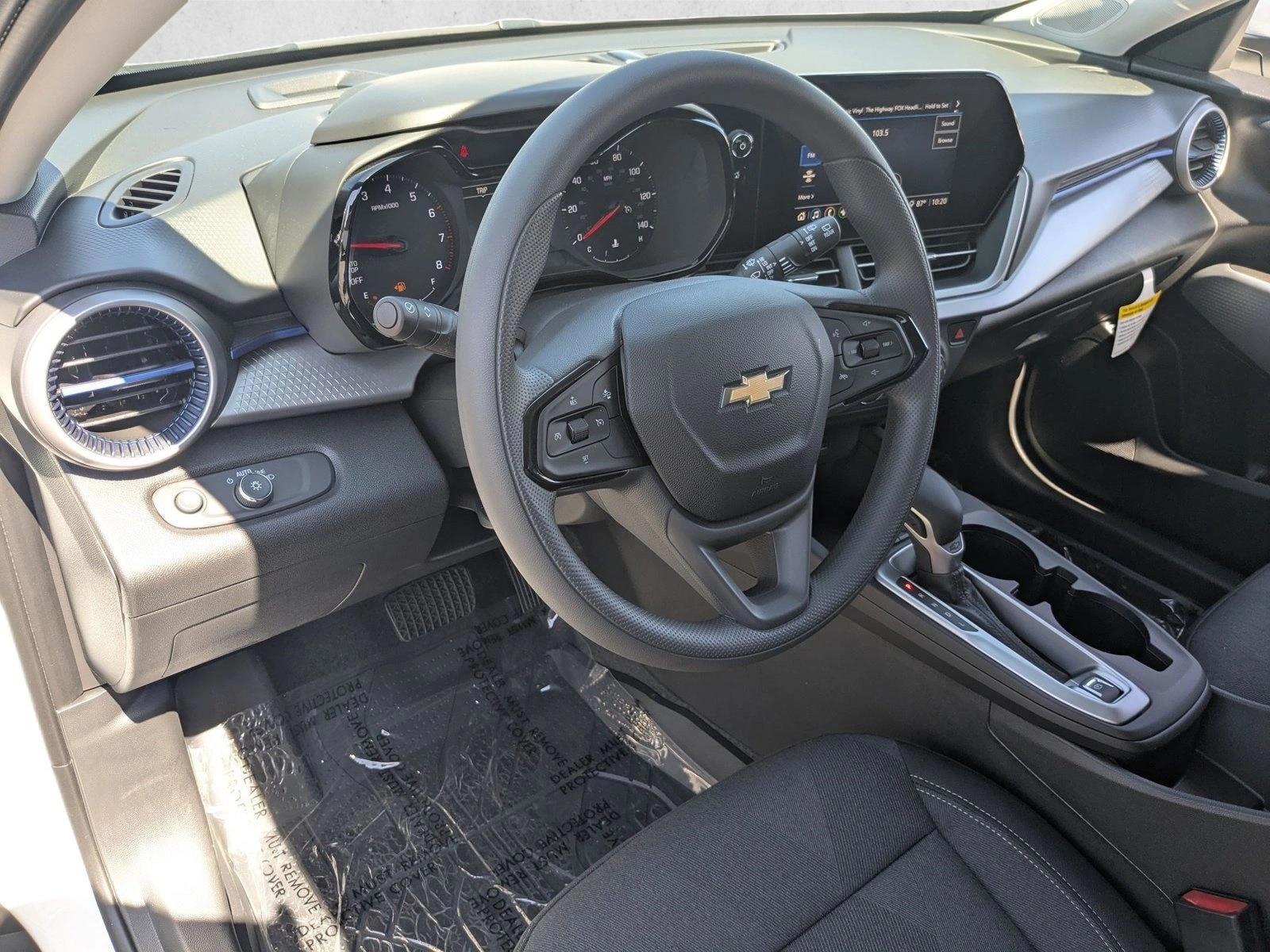 Thumbnail: 2026 Chevrolet Trax - 3