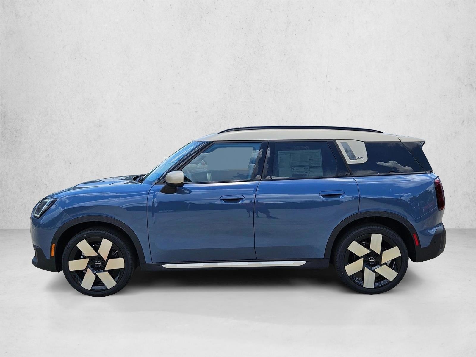 Thumbnail: 2027 MINI Cooper Countryman - 2