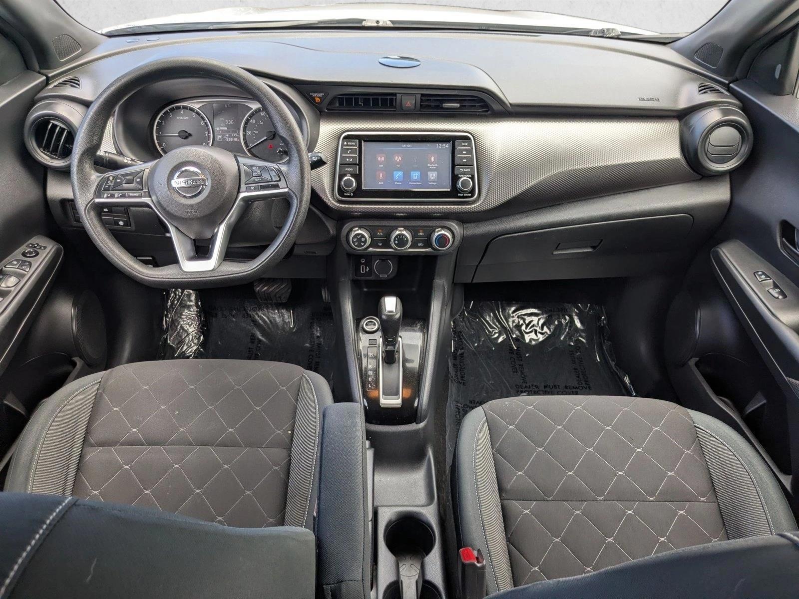 Thumbnail: 2020 Nissan Kicks - 3