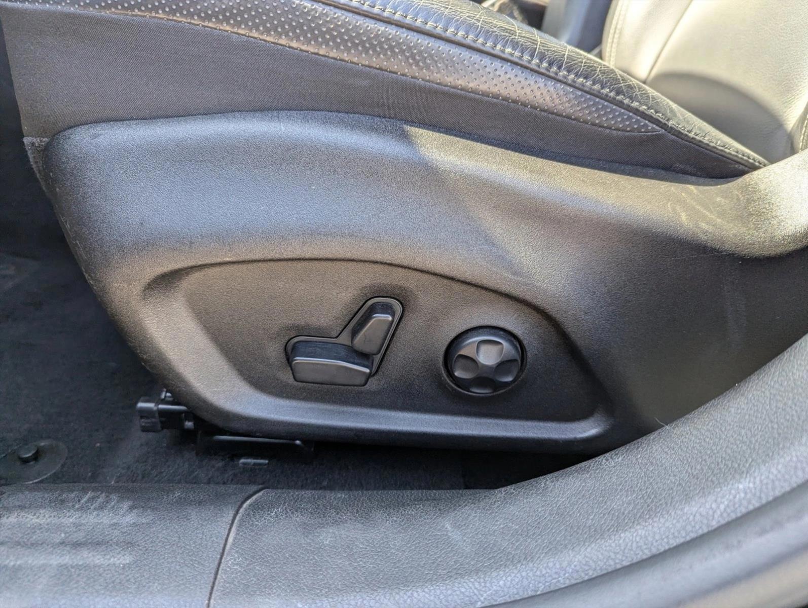 Thumbnail: 2020 Jeep Renegade - 4