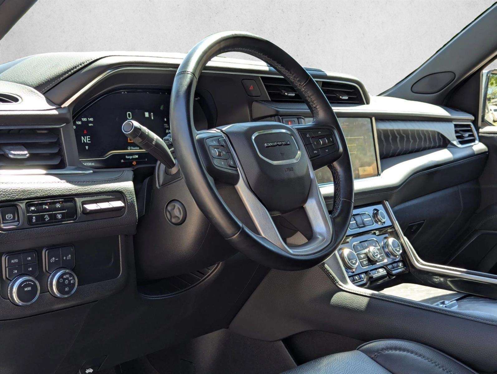 Thumbnail: 2023 GMC Yukon XL - 3