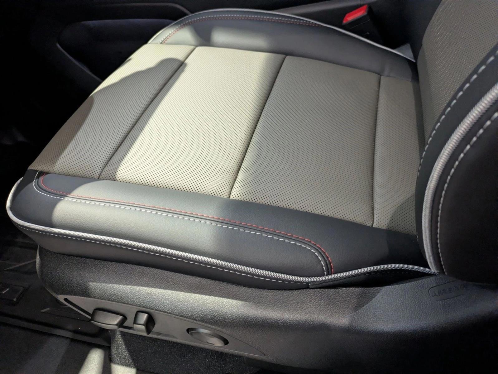 Thumbnail: 2026 Chevrolet Silverado EV - 5