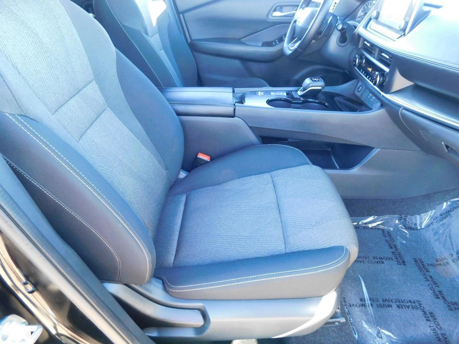 2025 Nissan Rogue SV - Photo 27