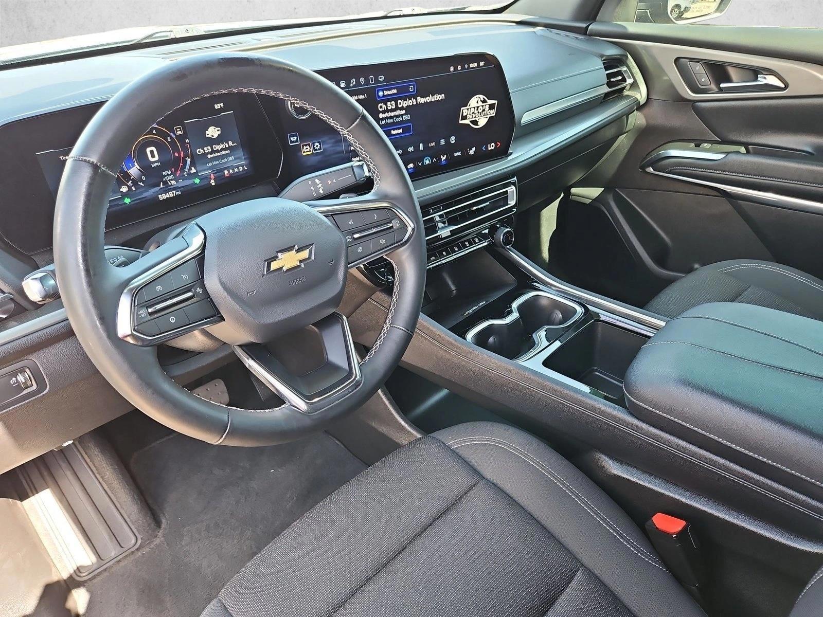 2025 Chevrolet Traverse LT - Photo 13