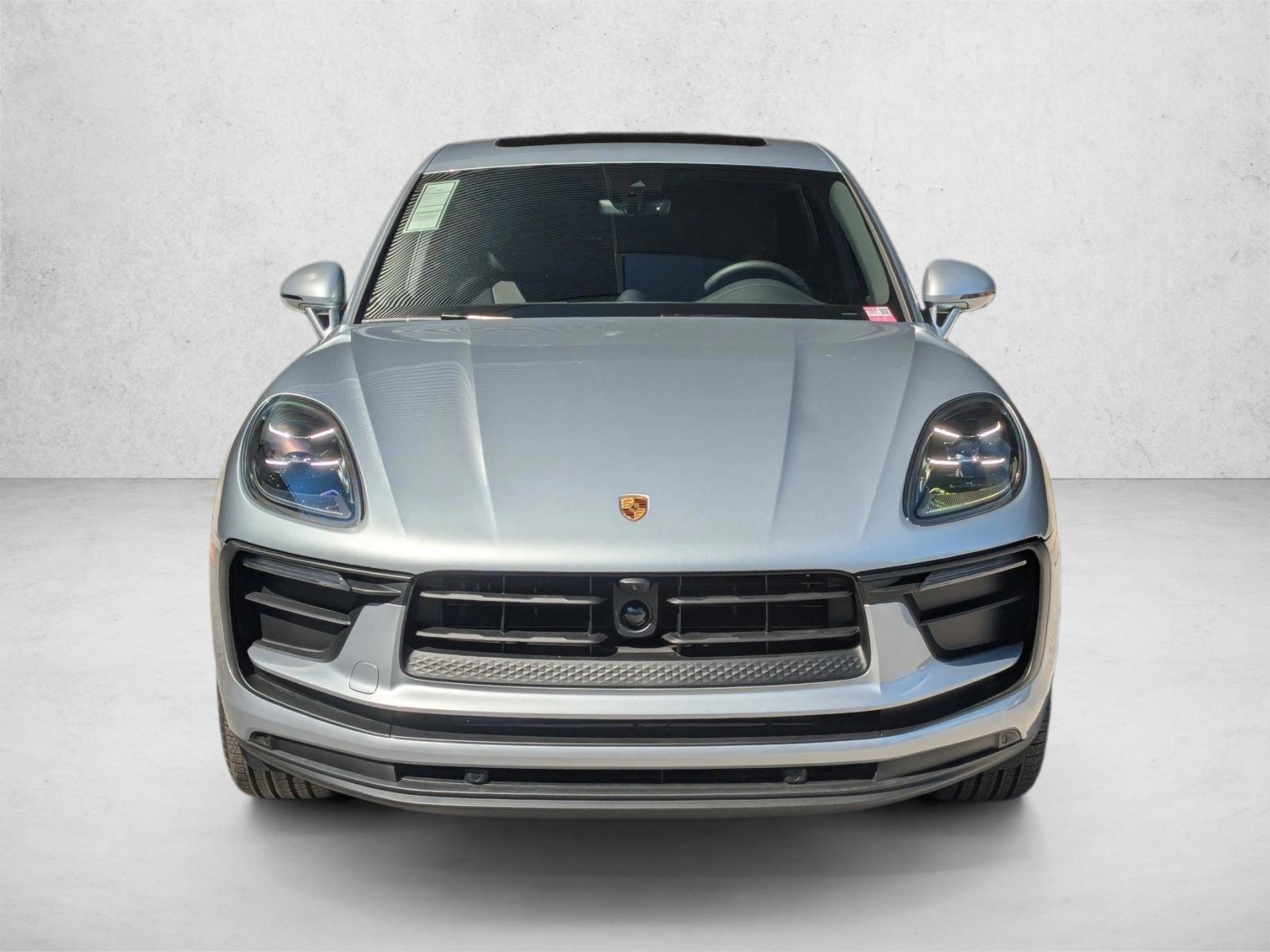 2026 Porsche Macan T - Photo 6