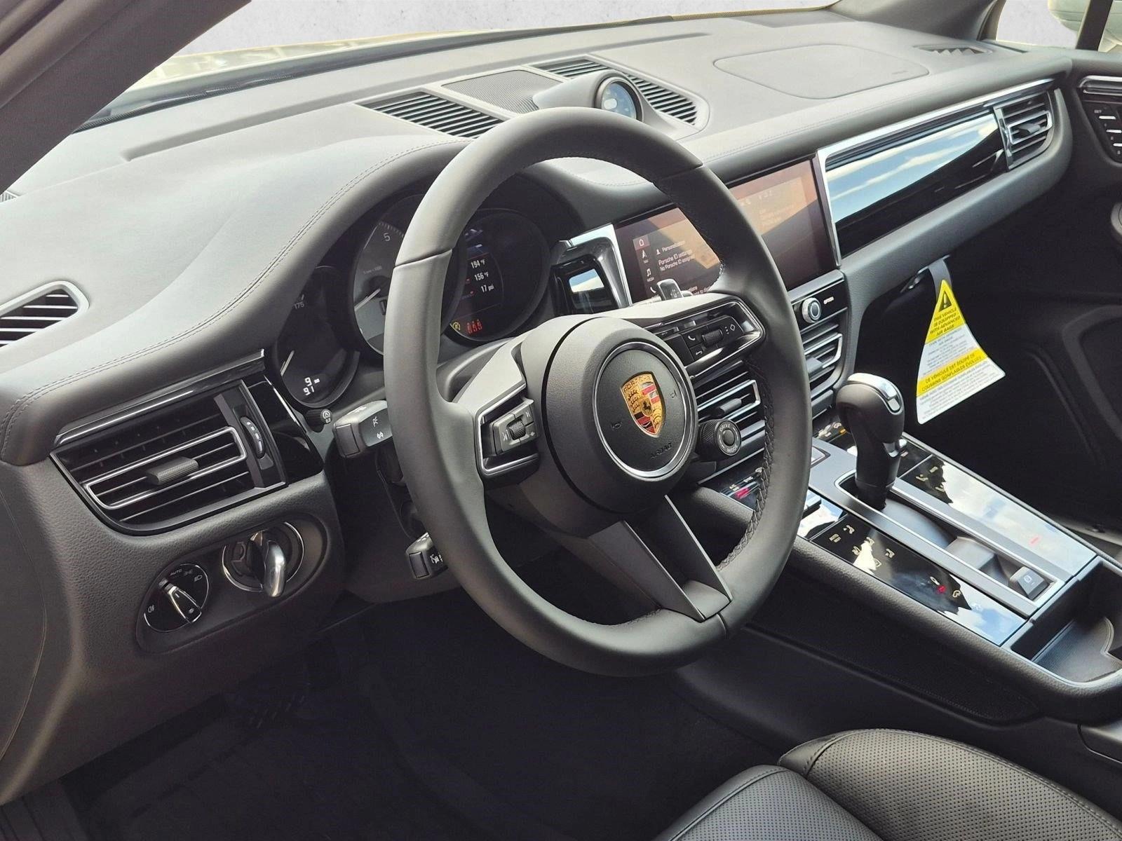 Thumbnail: 2026 Porsche Macan - 3