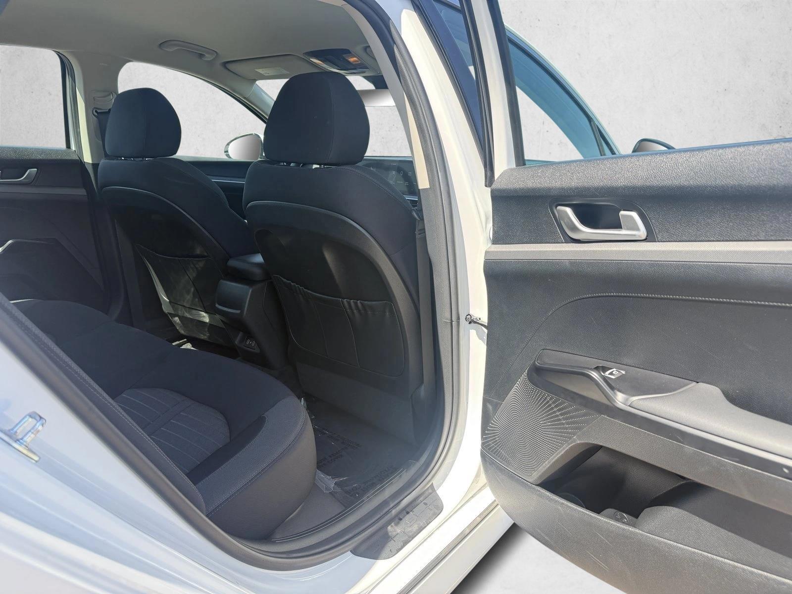 2025 Kia K5 LXS - Photo 22