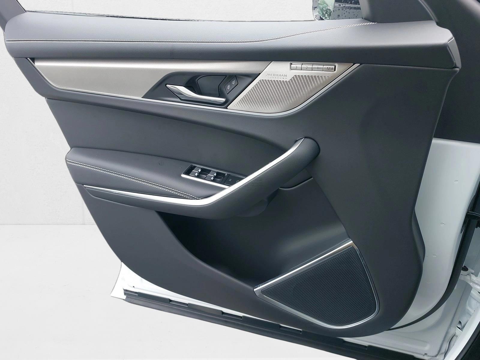 2026 Jaguar F-Pace R-Dynamic S - Photo 23