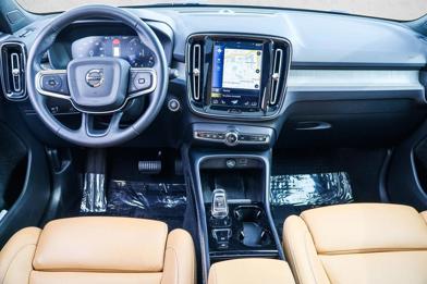 2022 Volvo XC40