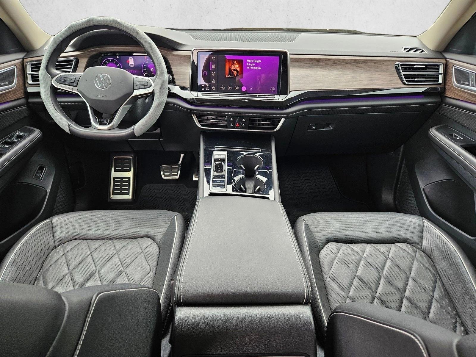 Thumbnail: 2025 Volkswagen Atlas - 3