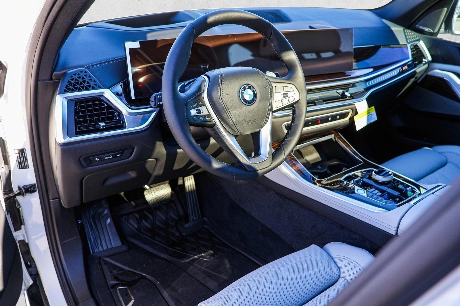 Thumbnail: 2026 BMW X5 - 3