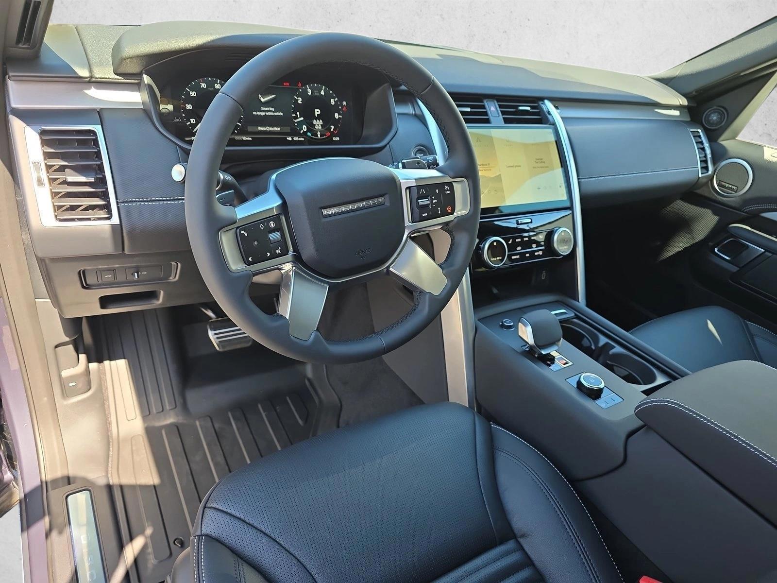 Thumbnail: 2026 Land Rover Discovery - 4