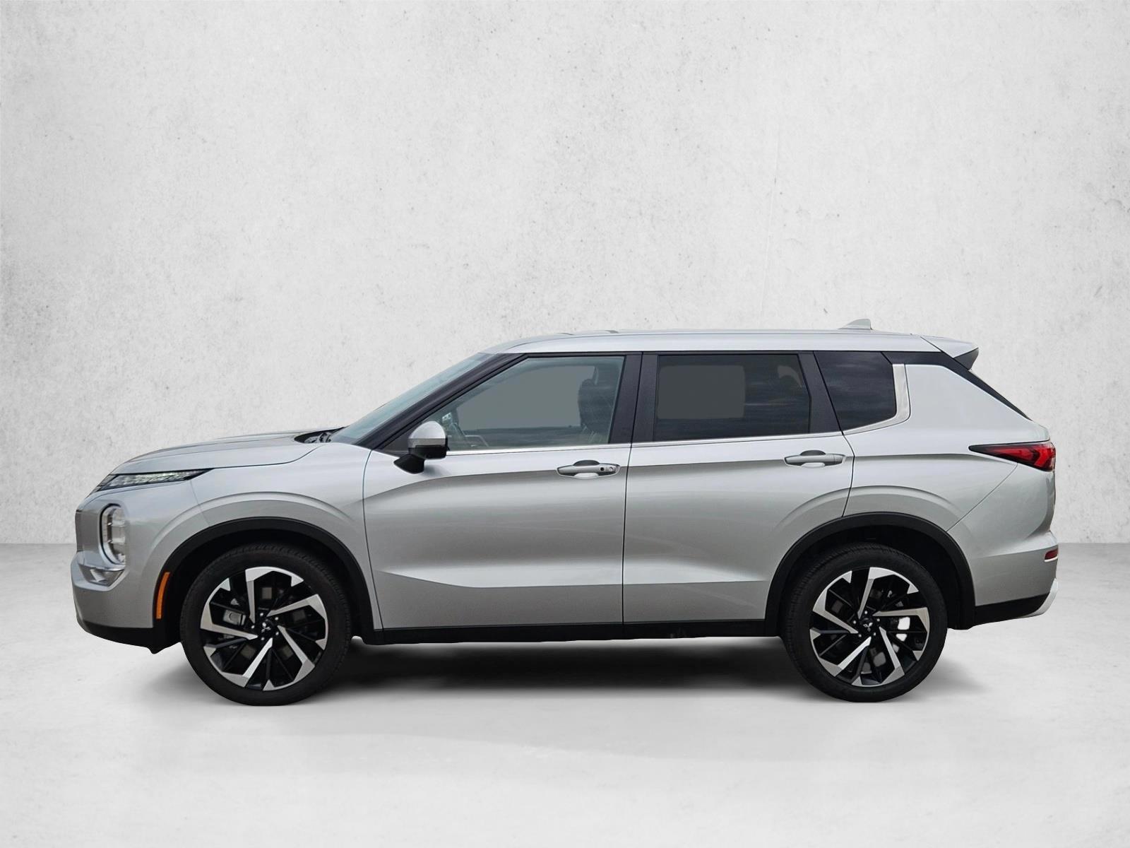 Thumbnail: 2024 Mitsubishi Outlander - 2
