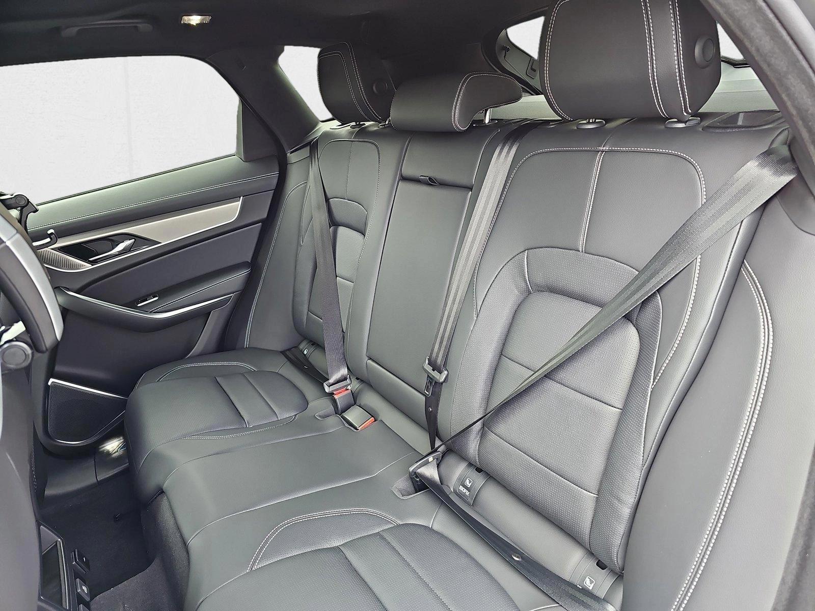 2026 Jaguar F-Pace R-Dynamic S - Photo 15