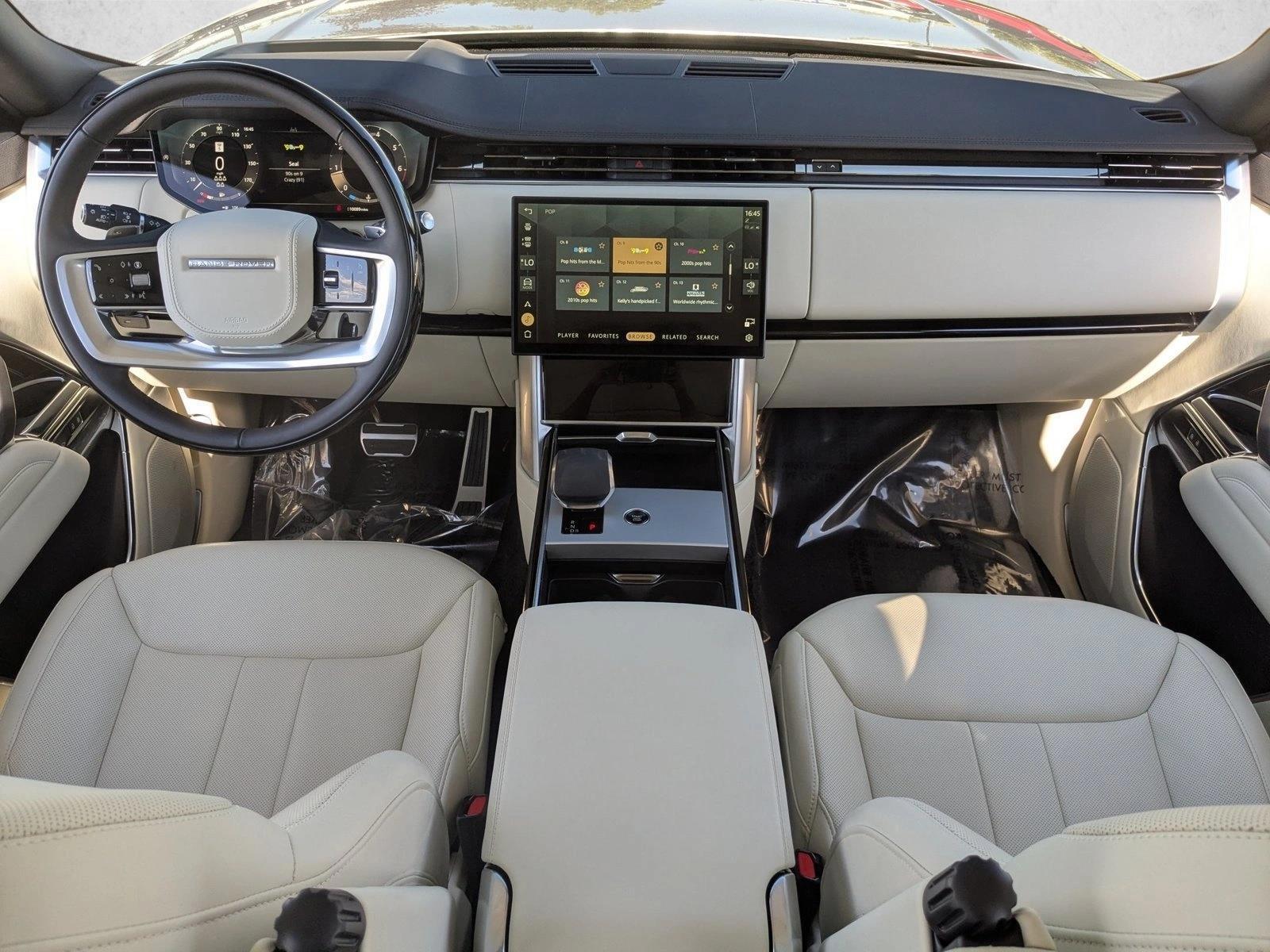 Thumbnail: 2025 Land Rover Range Rover - 3