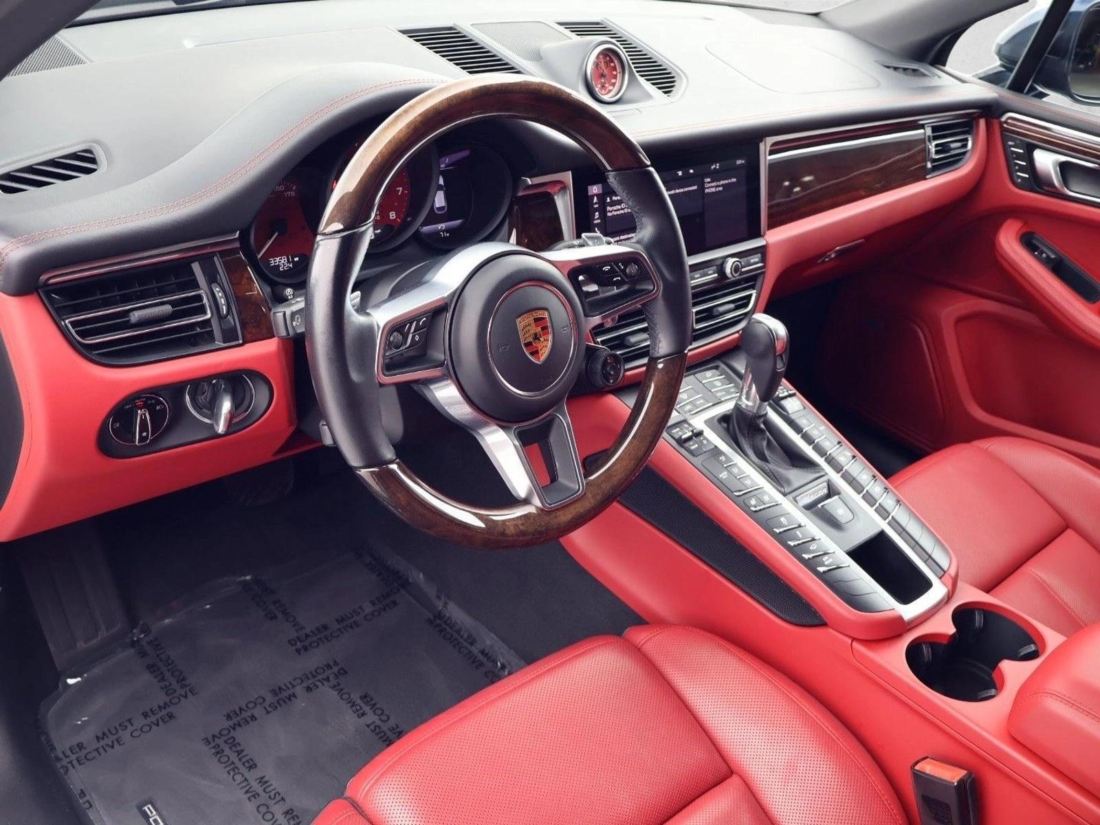 Thumbnail: 2020 Porsche Macan - 3