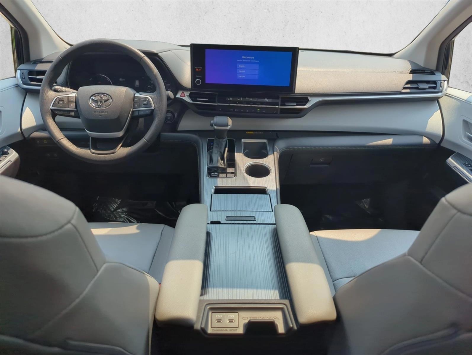 Thumbnail: 2026 Toyota Sienna - 2