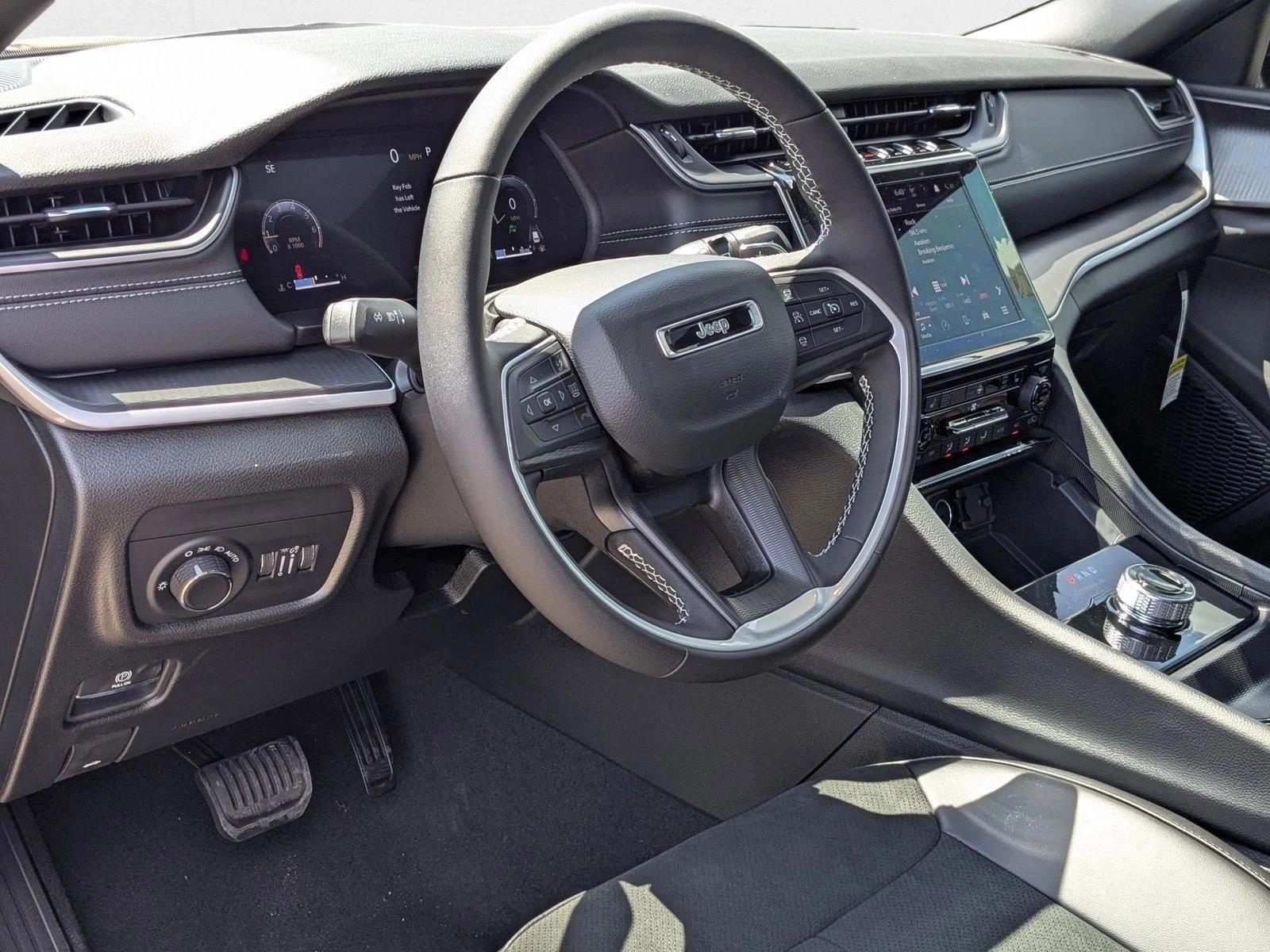 Thumbnail: 2025 Jeep Grand Cherokee L - 3