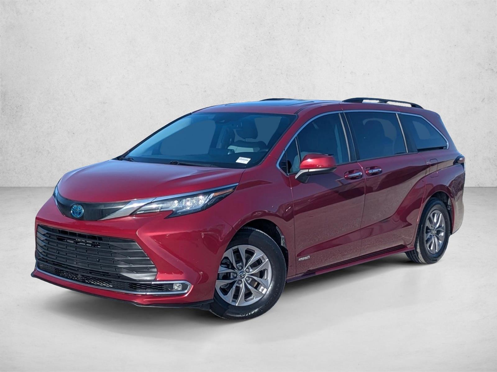 Thumbnail: 2021 Toyota Sienna - 1
