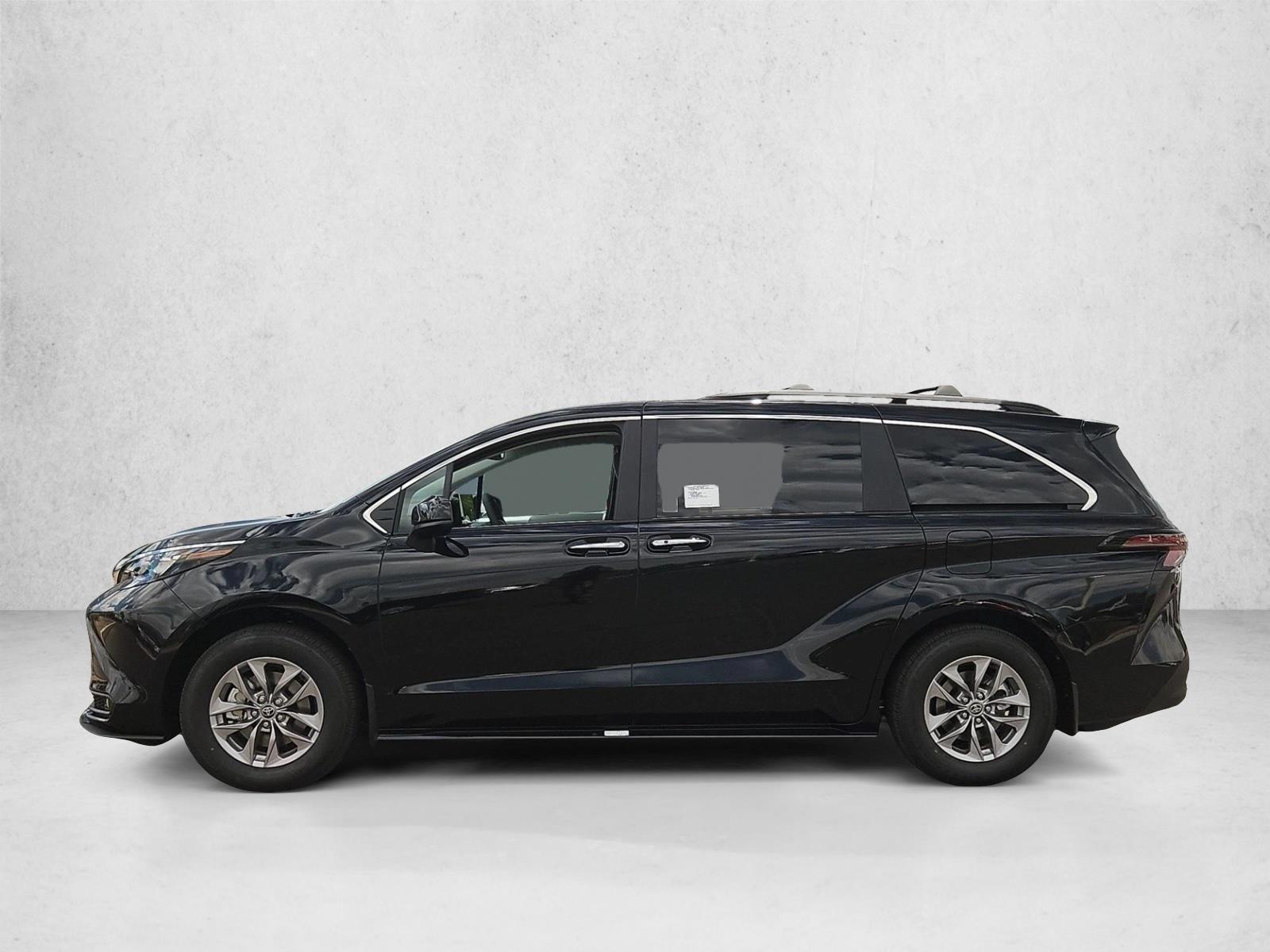 Thumbnail: 2026 Toyota Sienna - 2