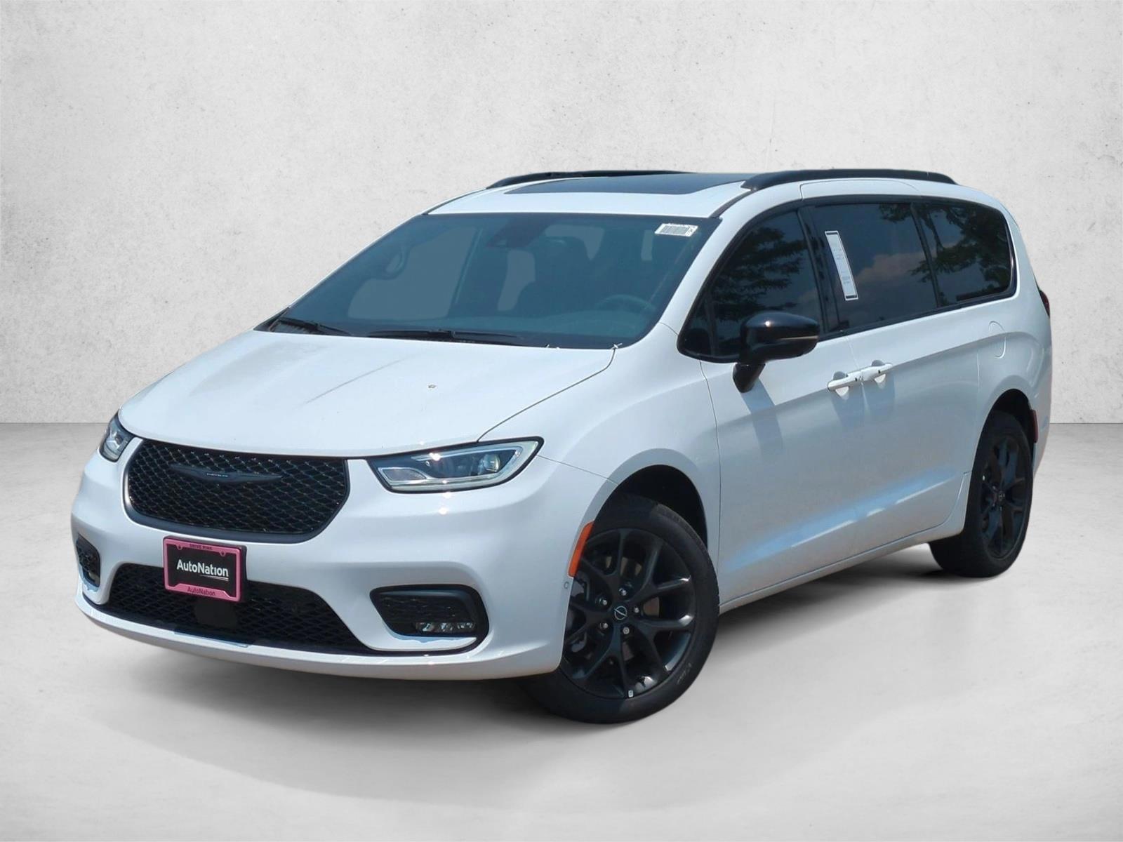 Thumbnail: 2026 Chrysler Pacifica - 1