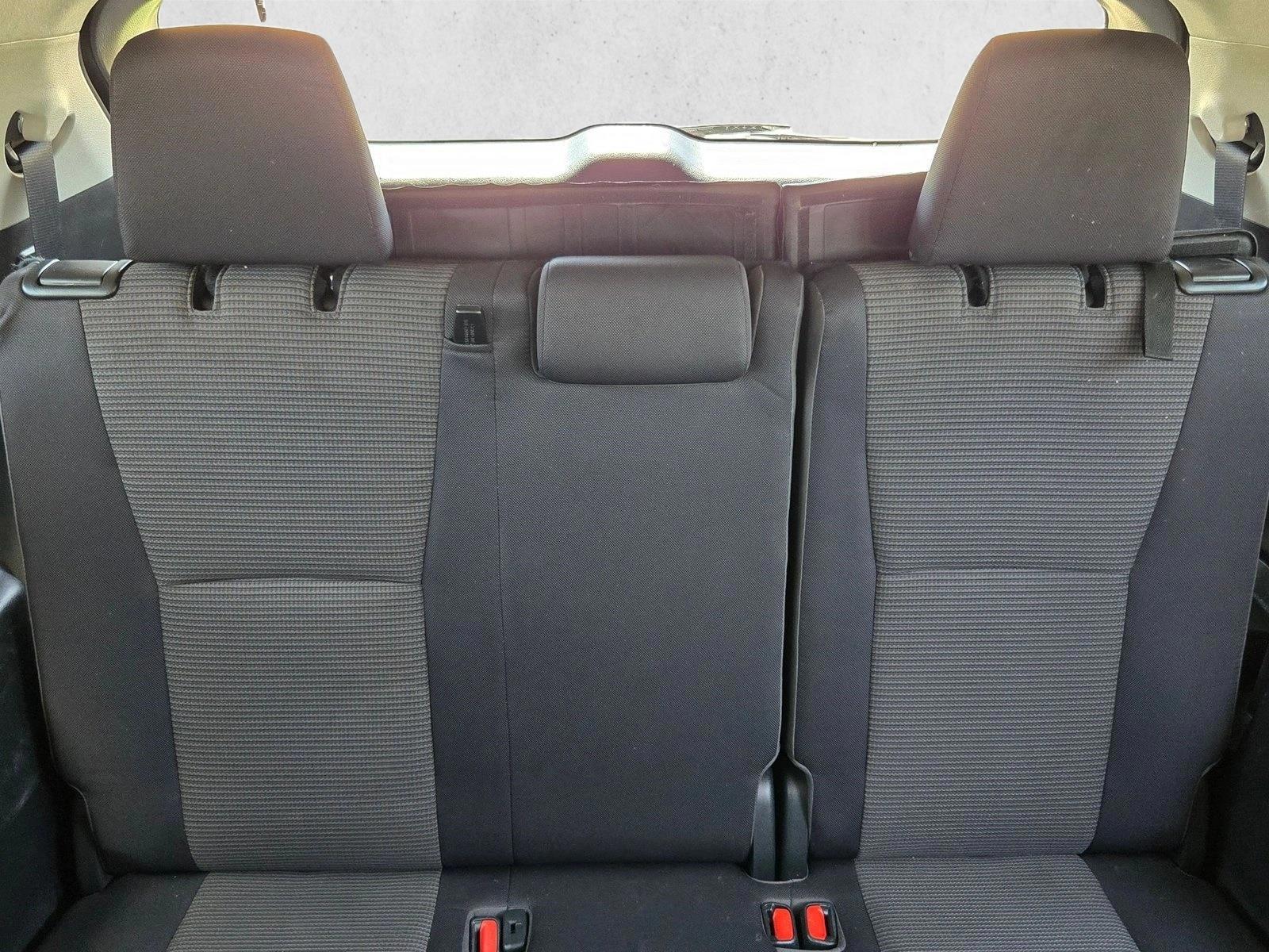 2023 Toyota Highlander LE - Photo 17