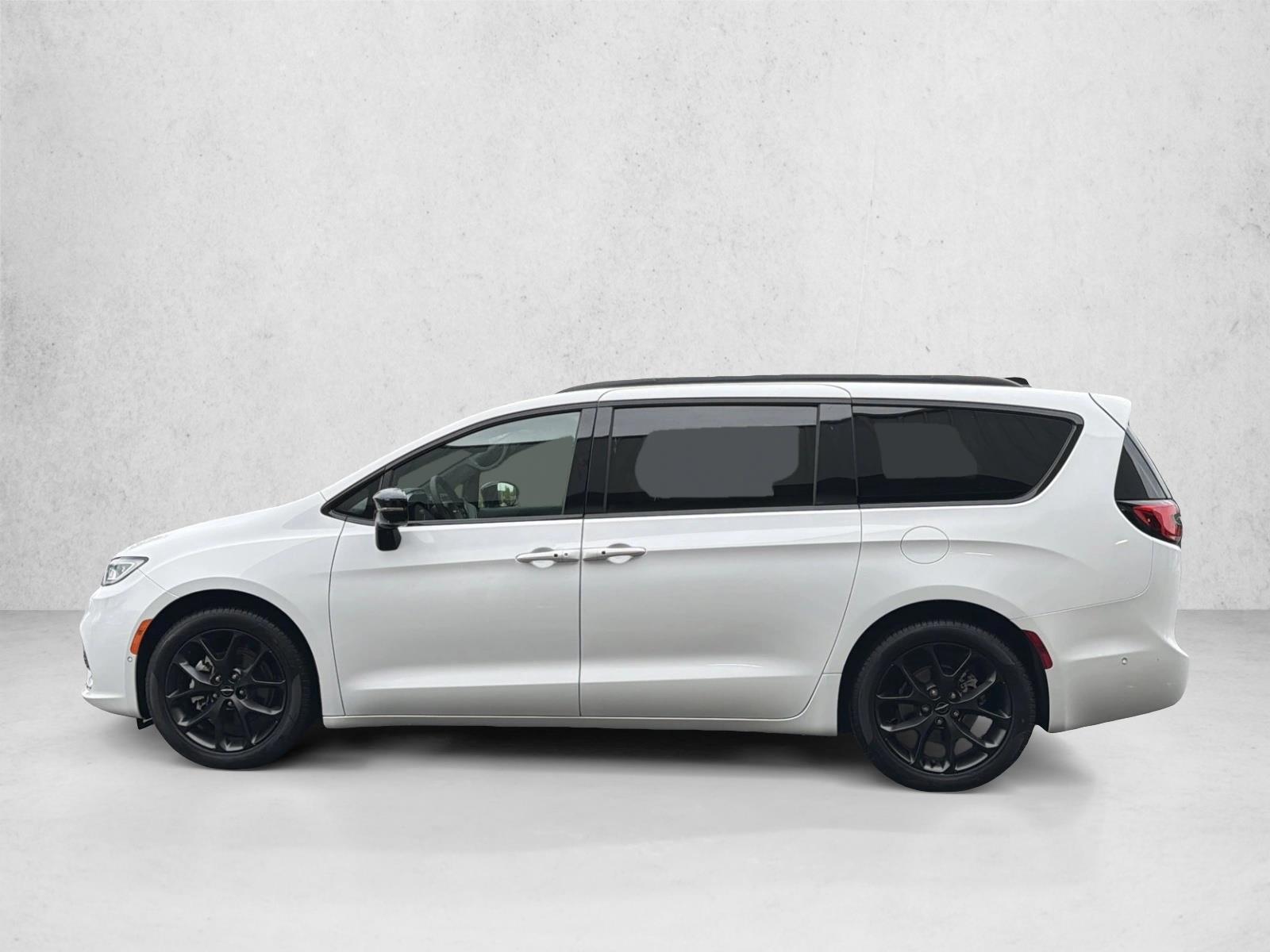 Thumbnail: 2024 Chrysler Pacifica - 2