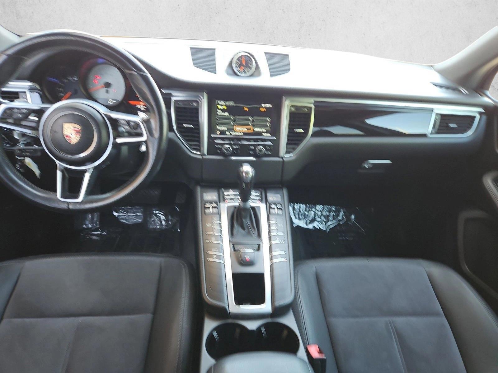 Thumbnail: 2015 Porsche Macan - 3