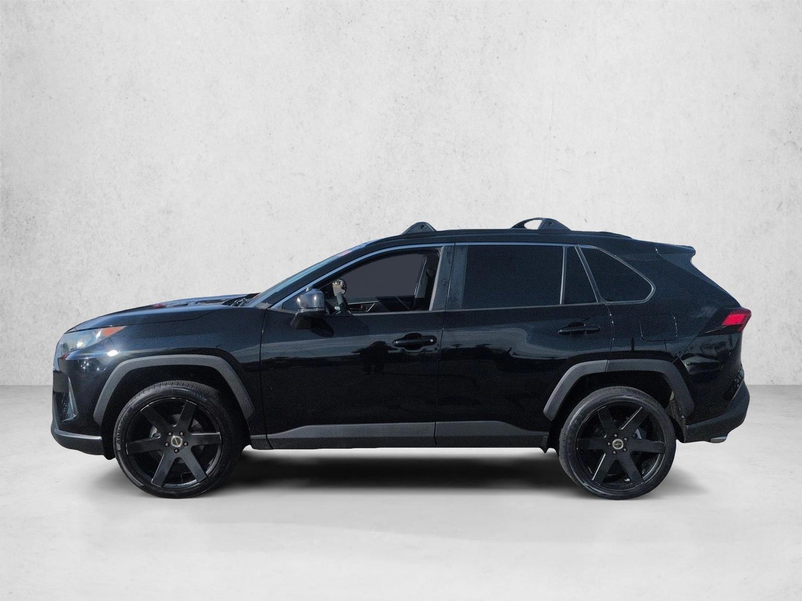 Thumbnail: 2019 Toyota RAV4 - 3