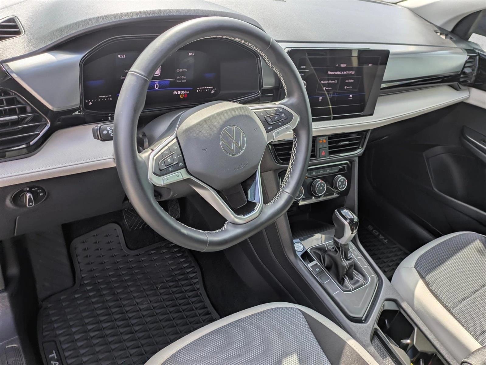 Thumbnail: 2025 Volkswagen Taos - 3