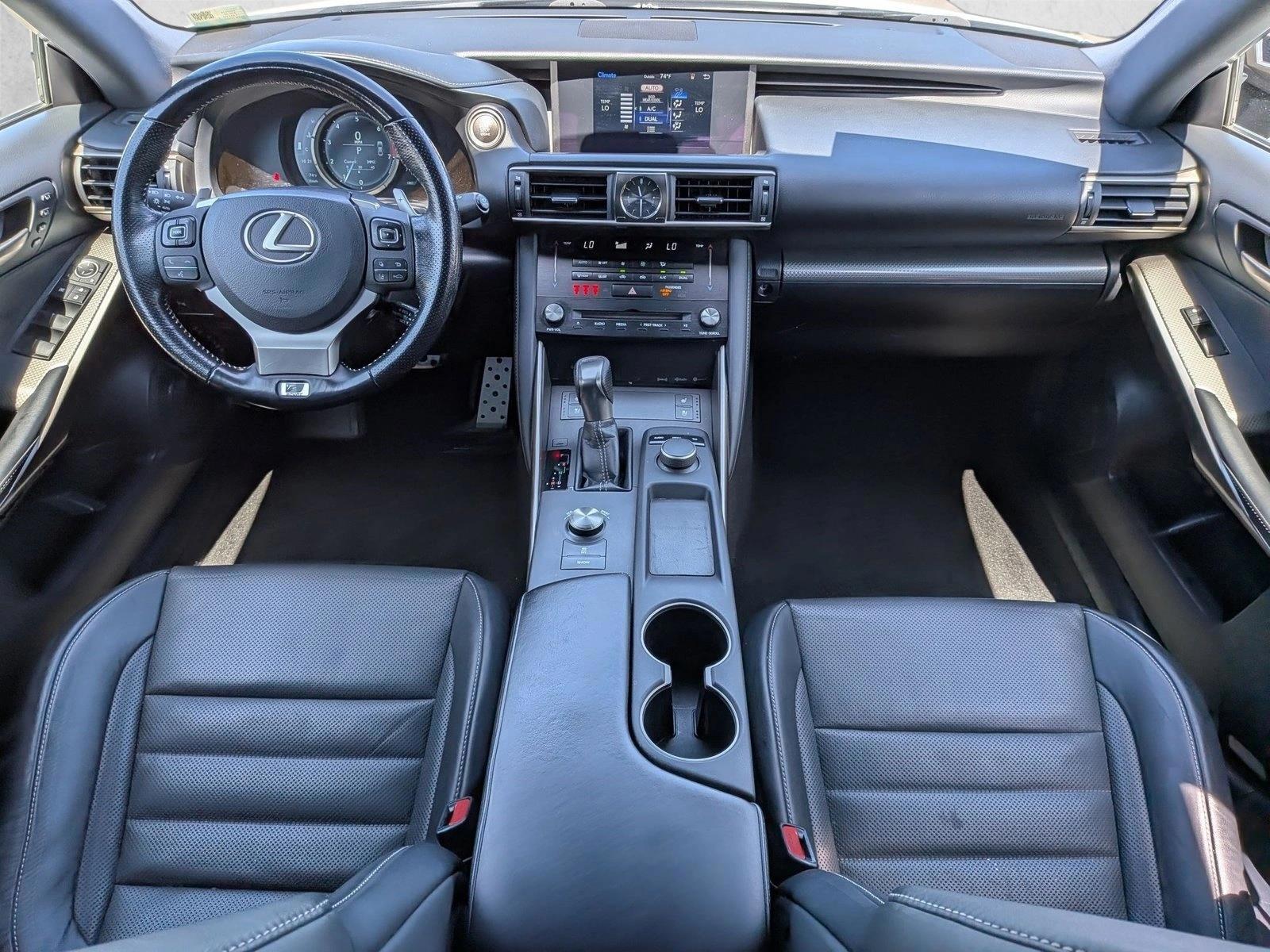 Thumbnail: 2018 Lexus IS - 4