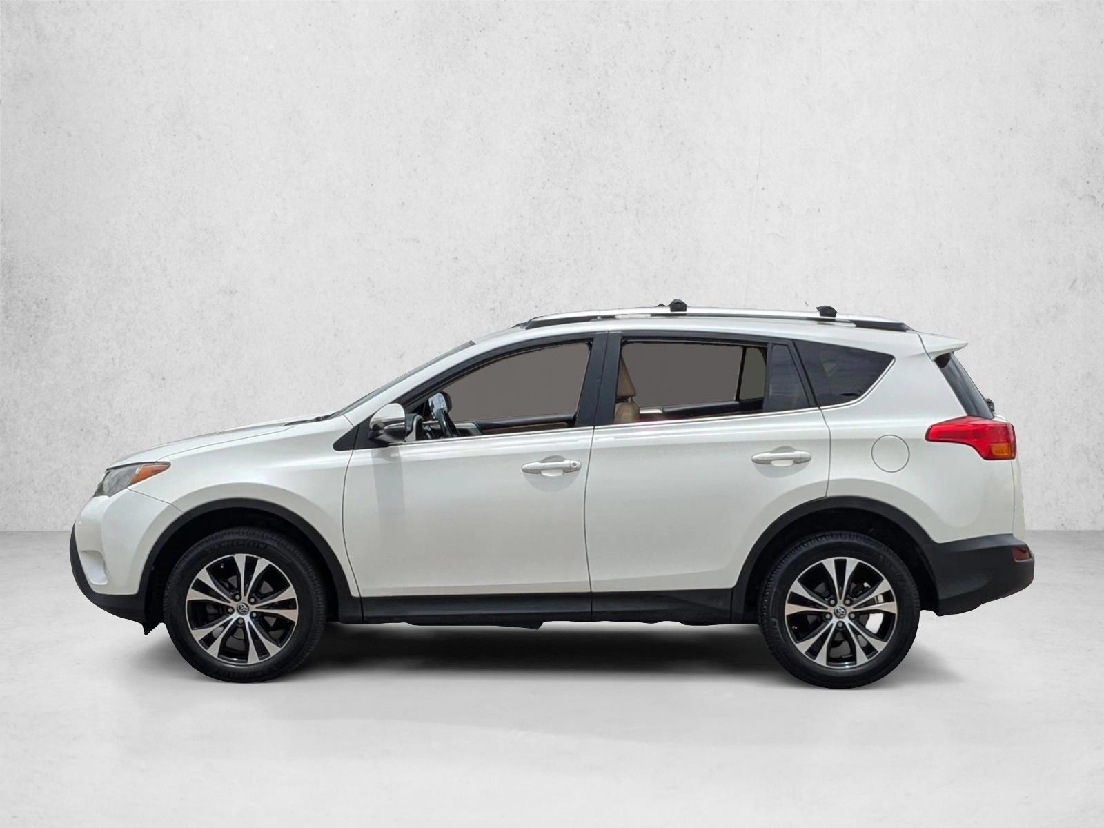 Thumbnail: 2015 Toyota RAV4 - 2