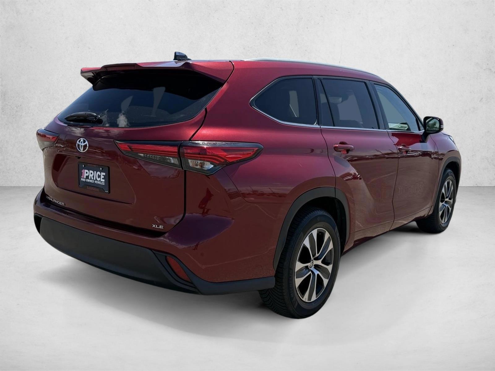2022 Toyota Highlander XLE - Photo 5