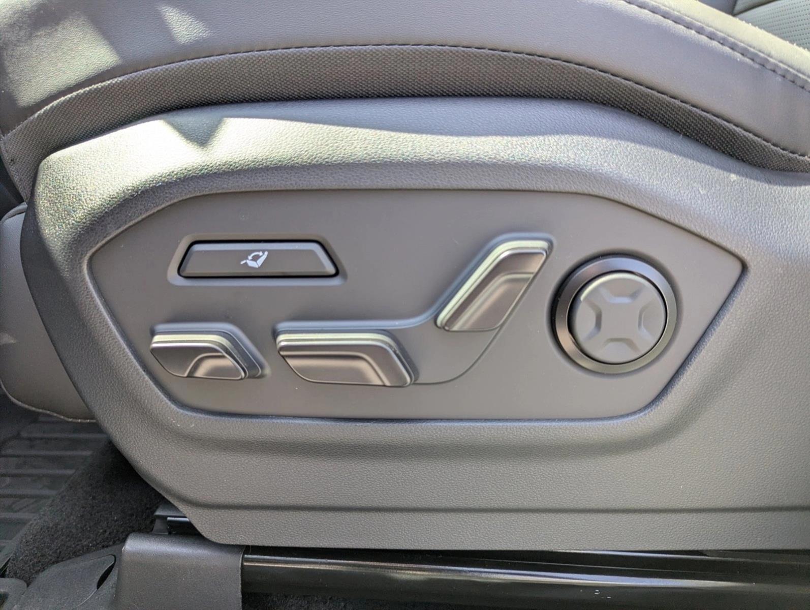 Thumbnail: 2026 Hyundai Santa Fe - 4