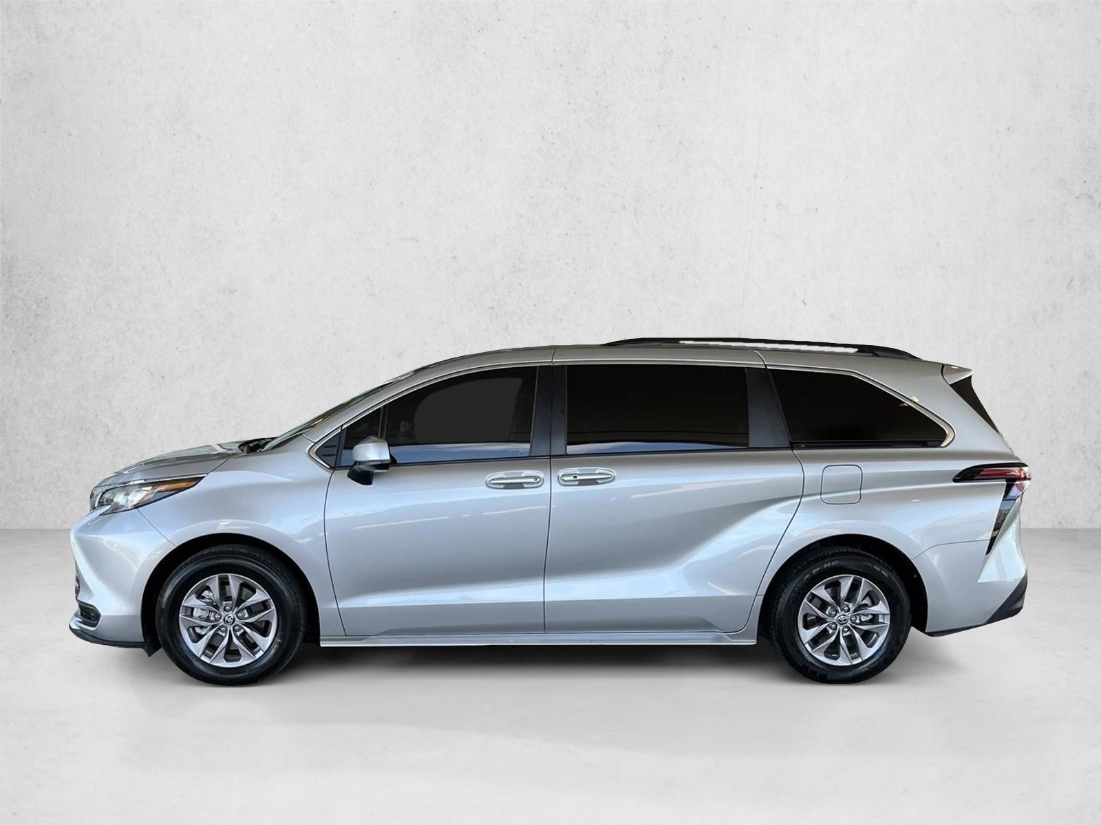 Thumbnail: 2024 Toyota Sienna - 2