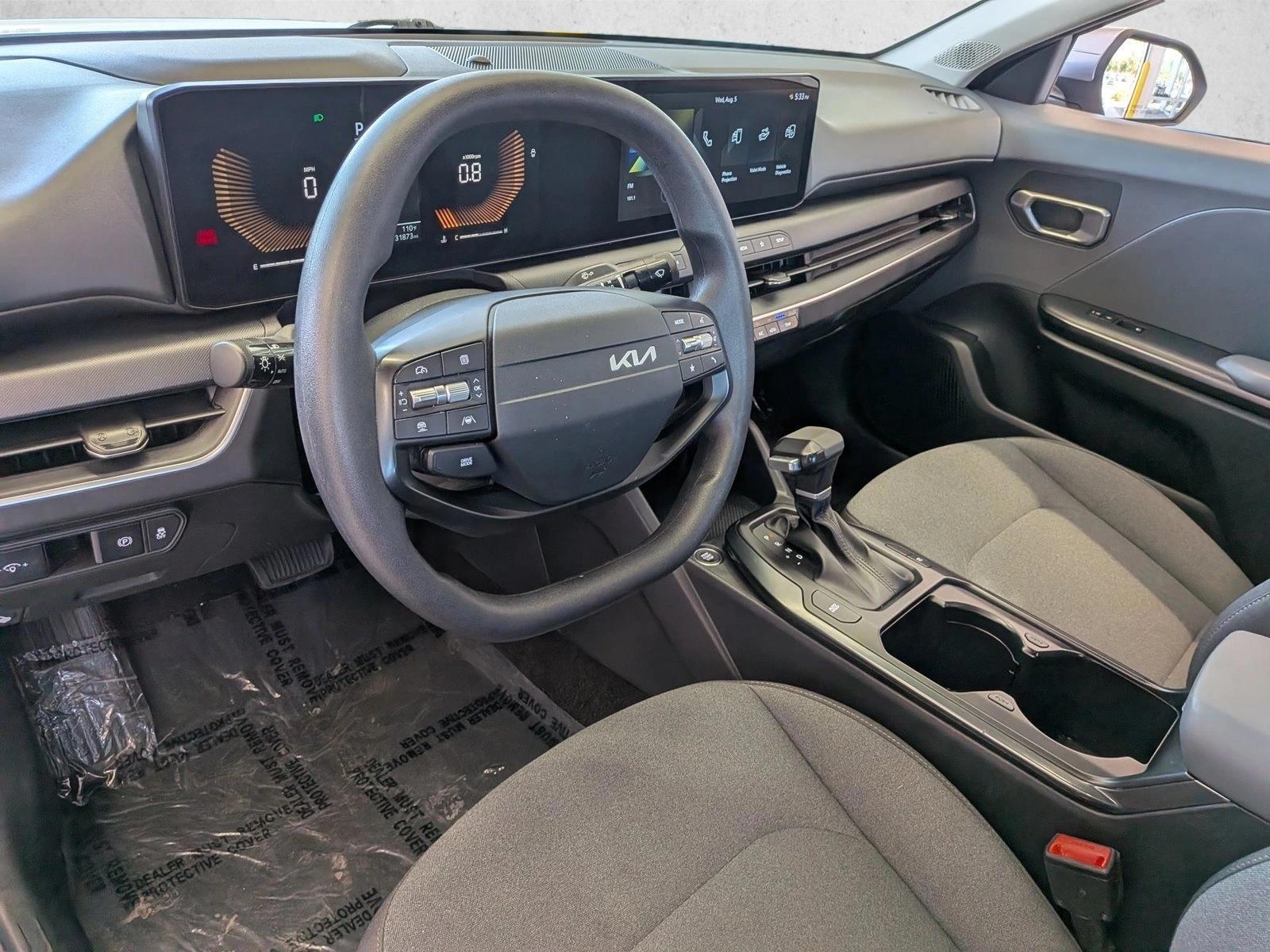 2025 Kia K4 LXS - Photo 12