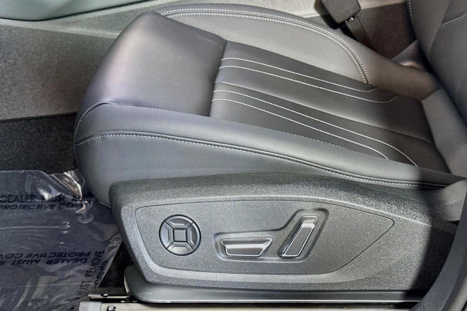 Thumbnail: 2026 Audi Q3 - 5
