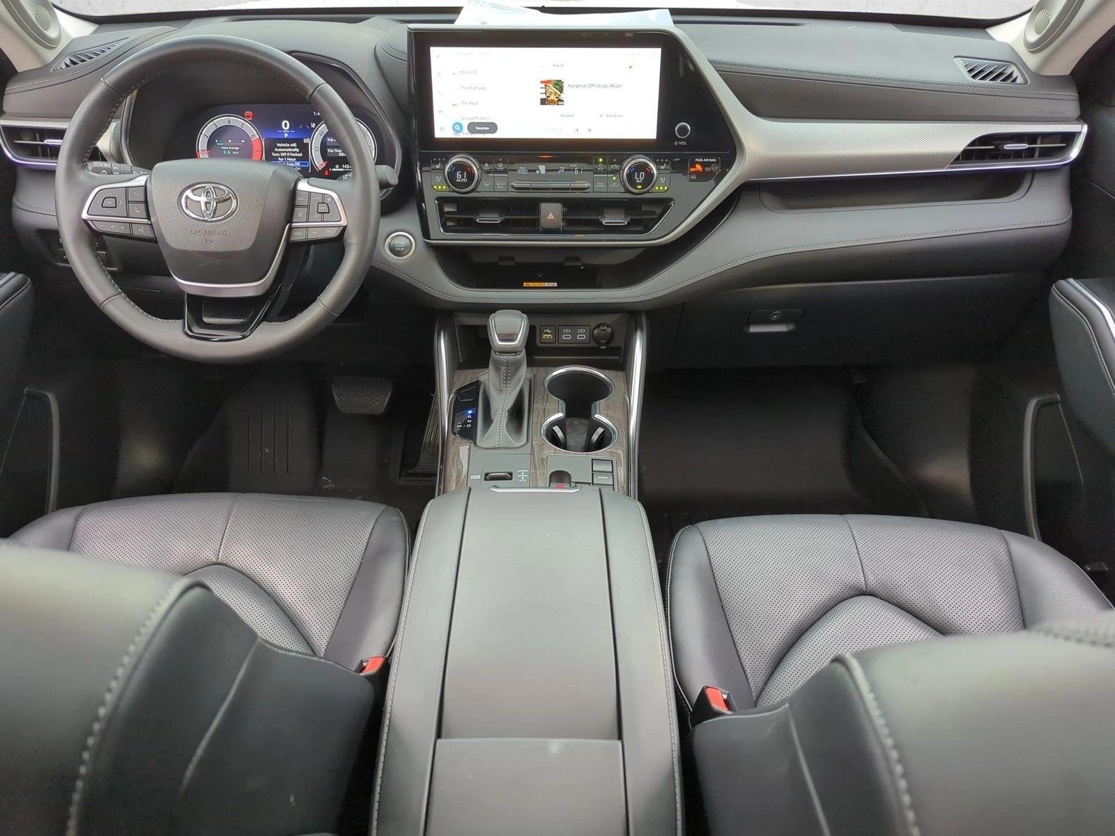 Thumbnail: 2024 Toyota Highlander - 4