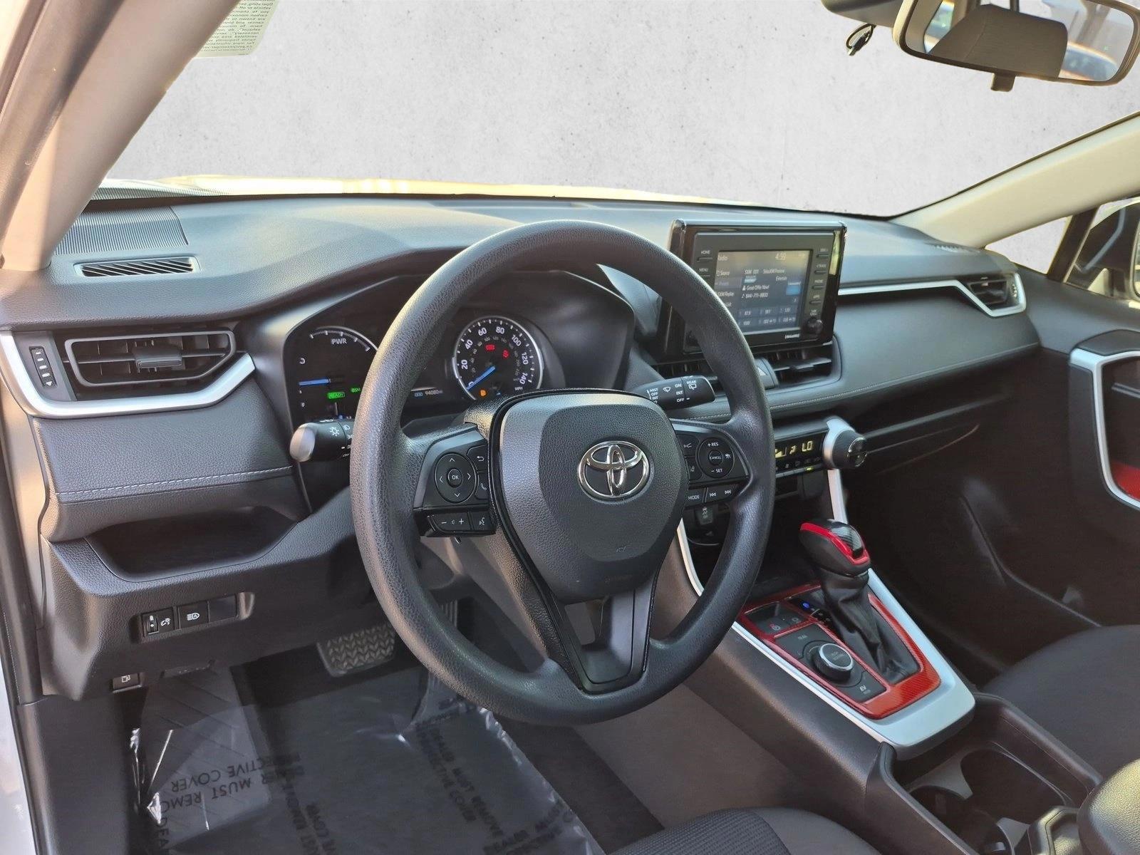 Thumbnail: 2021 Toyota RAV4 - 3