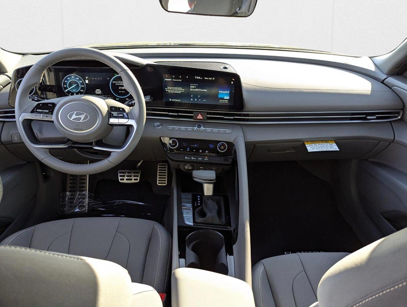 2025 Hyundai Elantra Blue - Photo 14